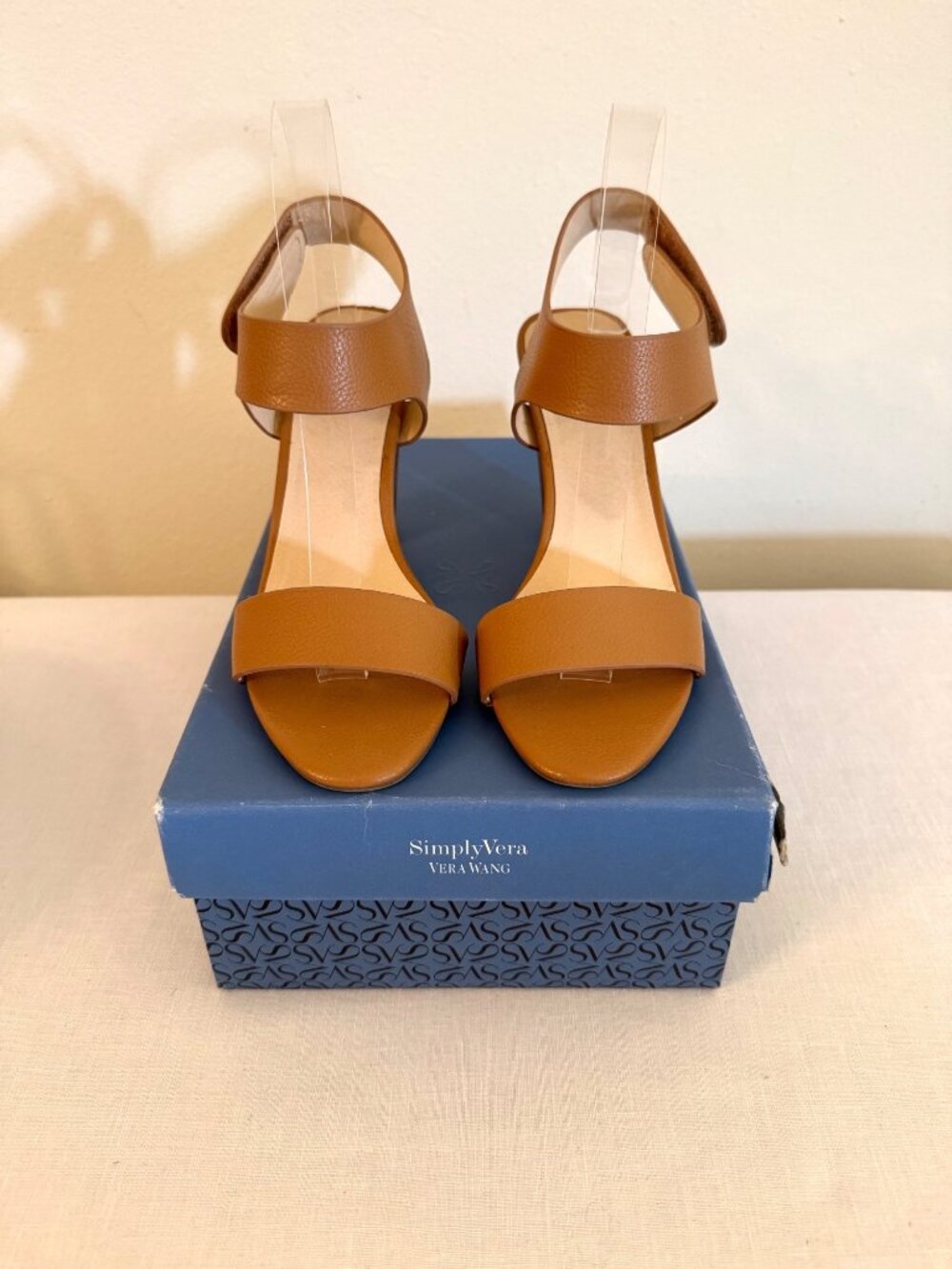 Simply Vera Vera Wang Size 8 Cognac Block Heel Sandals Ankle Strap With Box - Picture 3 of 16
